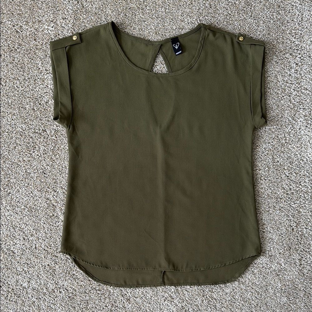 Windsor Short Sleeve Keyhole Blouse